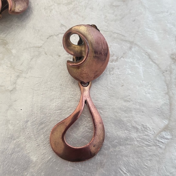 Vintage Oscar De La Renta Signed Clip Earrings Rose gold tone - Picture 4 of 10